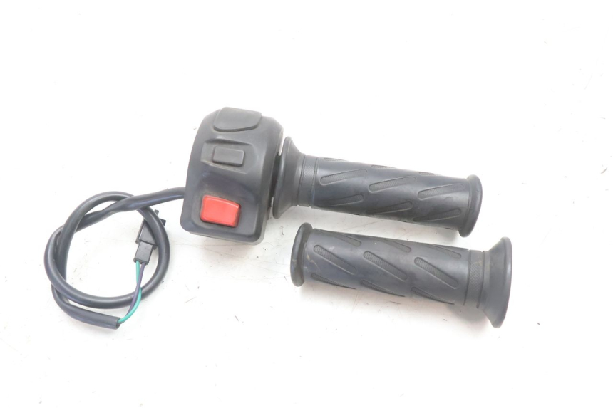 photo de COMMODO DROIT PEUGEOT KISBEE 2T 50 (2010 - 2017) - Vue principale
