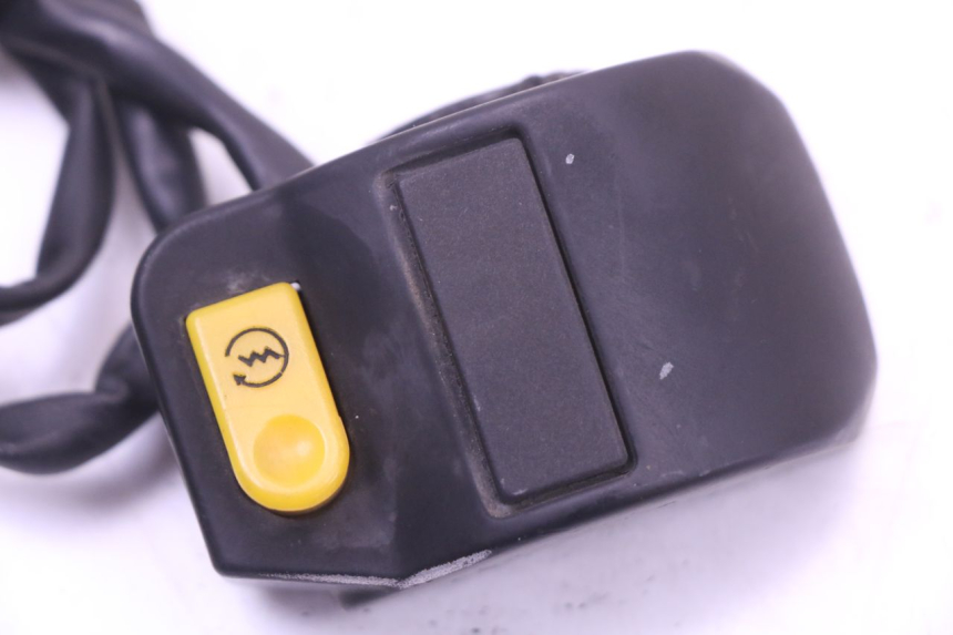 photo de COMMODO DROIT PEUGEOT KISBEE 4T 50 (2010 - 2017) - Détail de la pièce