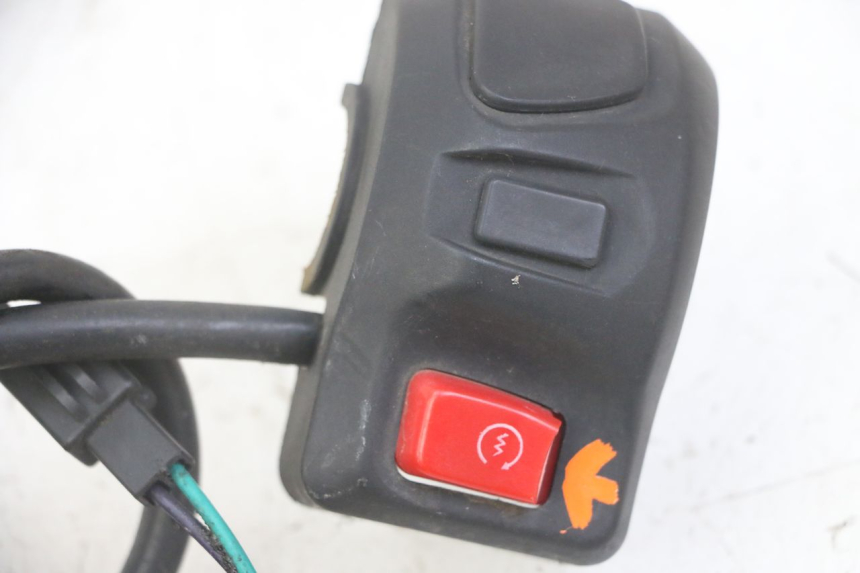 photo de COMMODO DROIT PEUGEOT KISBEE 4T 50 (2018 - 2022) - Détail de la pièce