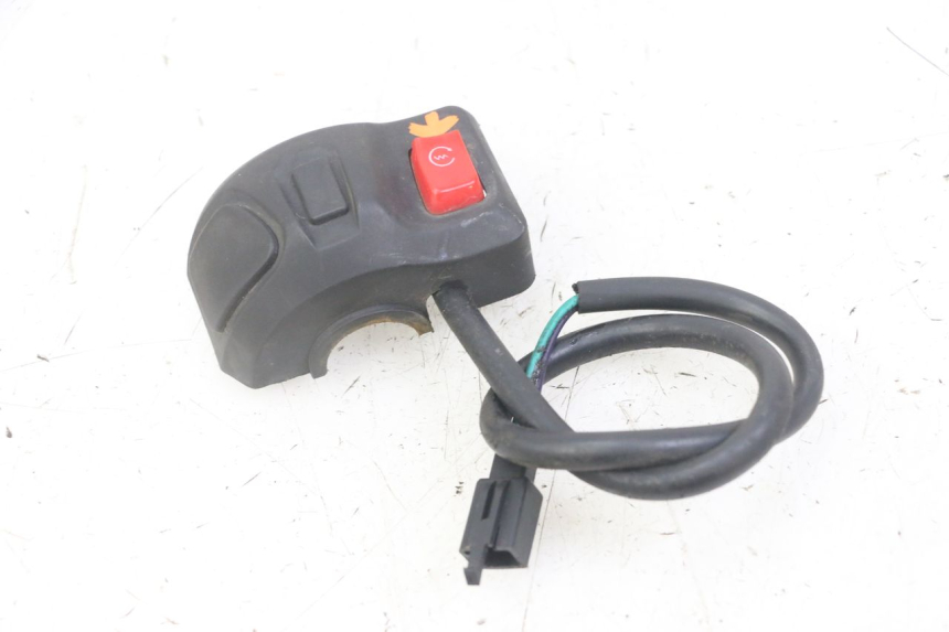 photo de COMMODO DROIT PEUGEOT KISBEE 4T 50 (2018 - 2022) - Gros plan technique