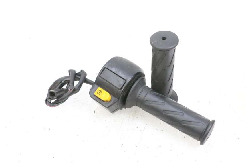 photo de COMMODO DROIT PEUGEOT KISBEE 4T 50 (2010 - 2017) - Vue principale