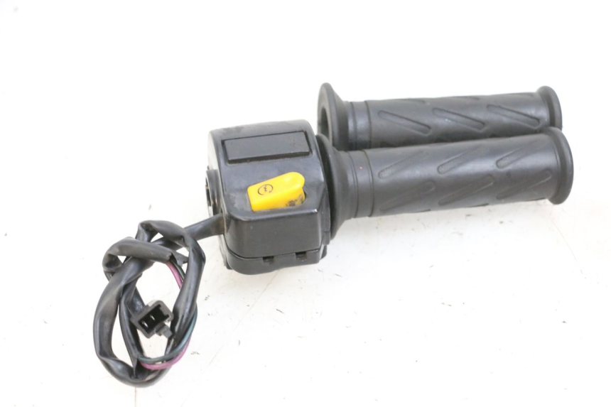 photo de COMMODO DROIT PEUGEOT KISBEE 4T 50 (2010 - 2017) - Vue d’ensemble