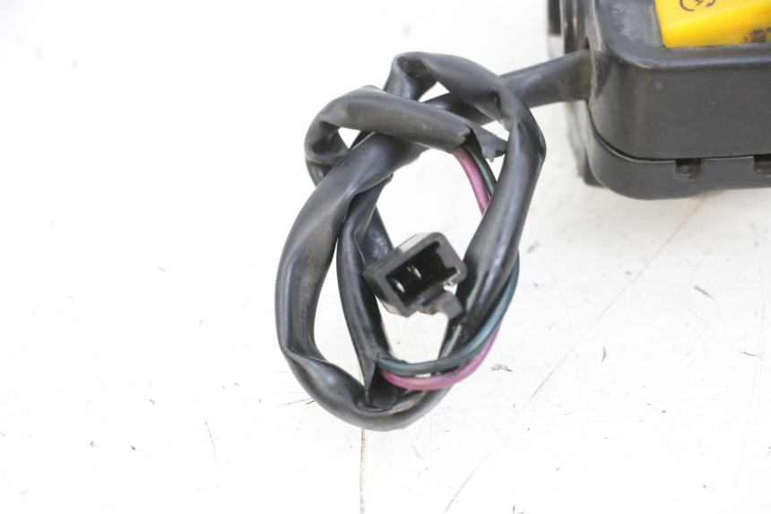 photo de COMMODO DROIT PEUGEOT KISBEE 4T 50 (2010 - 2017) - Points de fixation