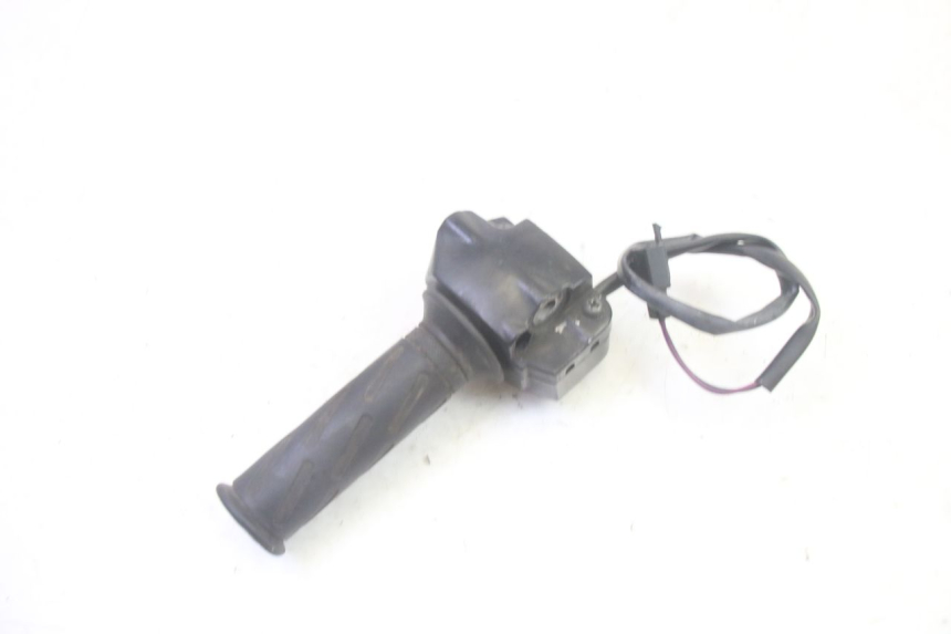 photo de COMMODO DROIT PEUGEOT KISBEE 4T 50 (2010 - 2017) - Gros plan technique