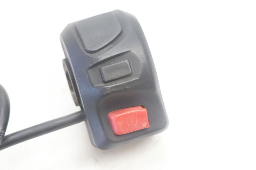 photo de COMMODO DROIT PEUGEOT KISBEE 4T 50 (2018 - 2022) - Détail de la pièce
