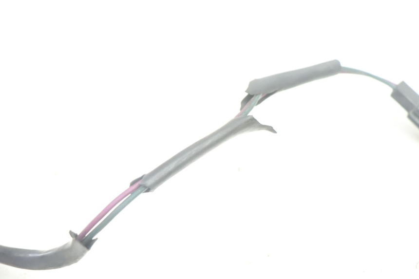 photo de COMMODO DROIT PEUGEOT KISBEE 4T 50 (2010 - 2017) - Points de fixation