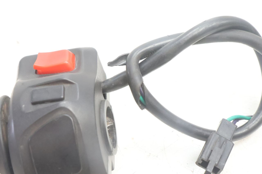 photo de COMMODO DROIT PEUGEOT KISBEE 4T 50 (2010 - 2017) - Vue d’ensemble