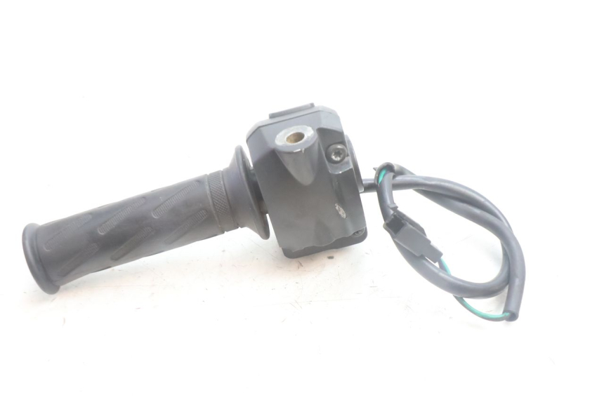 photo de COMMODO DROIT PEUGEOT KISBEE 4T 50 (2010 - 2017) - Points de fixation
