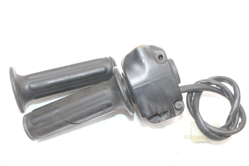 photo de COMMODO DROIT RENAULT KOURANOS 125 (2001 - 2004) - Vue d’ensemble