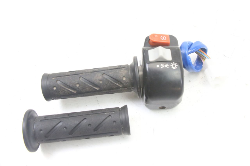 photo de COMMODO DROIT KYMCO AGILITY 4T 50 (2005 - 2018) - Zoom état d’usage