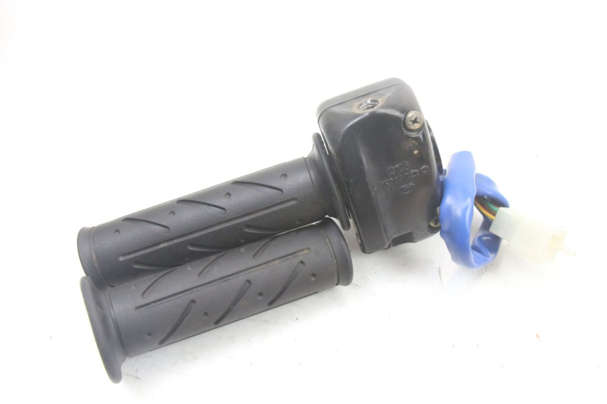 photo de COMMODO DROIT KYMCO PEOPLE S 125 (2000 - 2008) - Autre angle de vue