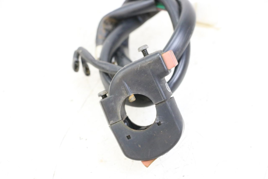 photo de COMMODO DROIT KYMCO STRYKER OFF ROAD 125 (1999 - 2005) - Détail de la pièce