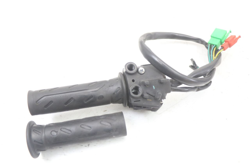 photo de COMMODO DROIT KYMCO X-TOWN XTOWN 125 (2016 - 2021) - Points de fixation