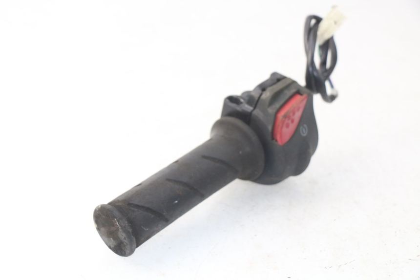 photo de COMMODO DROIT PEUGEOT LUDIX 50 (2008 - 2017) - Détail de la pièce