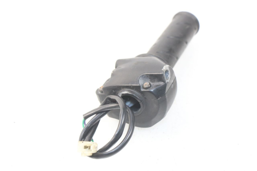 photo de COMMODO DROIT PEUGEOT LUDIX 50 (2008 - 2017) - Autre angle de vue