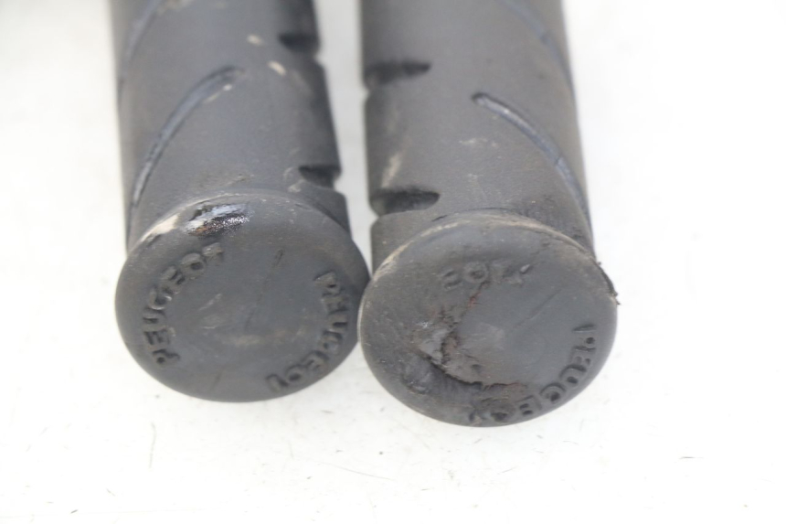 photo de COMMODO DROIT PEUGEOT LUDIX 50 (2008 - 2017) - Vue d’ensemble