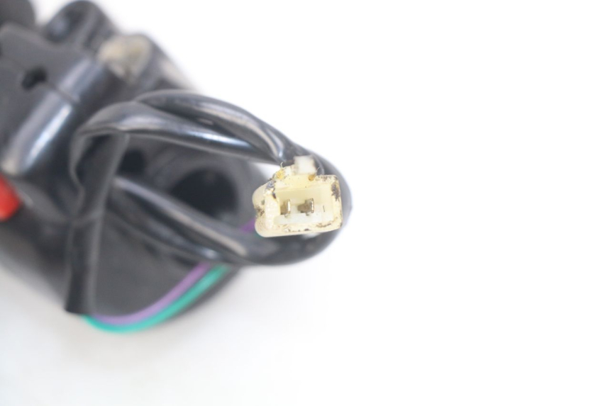 photo de COMMODO DROIT PEUGEOT LUDIX 50 (2005 - 2007) - Zoom état d’usage