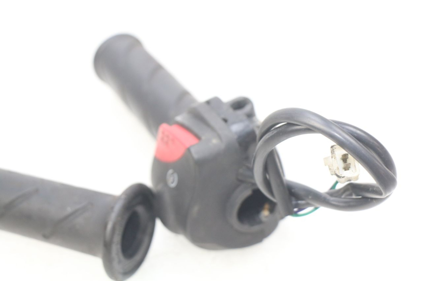 photo de COMMODO DROIT PEUGEOT LUDIX 50 (2008 - 2017) - Détail de la pièce