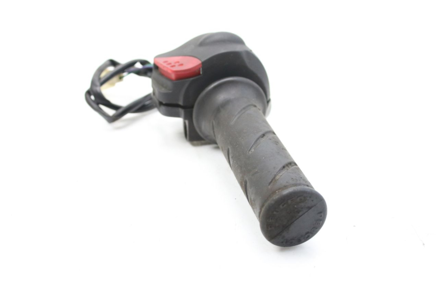 photo de COMMODO DROIT PEUGEOT LUDIX 50 (2008 - 2017) - Points de fixation