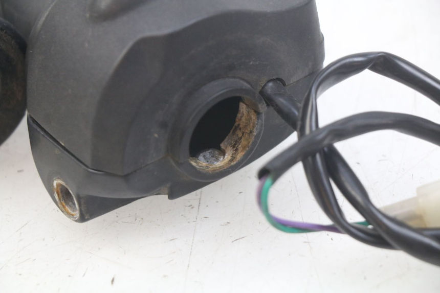 photo de COMMODO DROIT PEUGEOT LUDIX 50 (2008 - 2017) - Gros plan technique