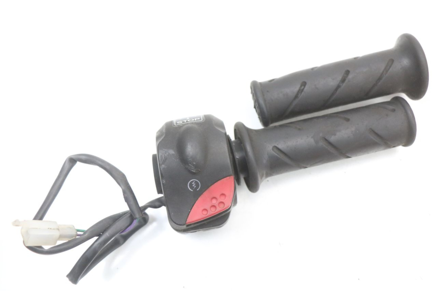 photo de COMMODO DROIT PEUGEOT LUDIX 50 (2008 - 2017) - Vue principale