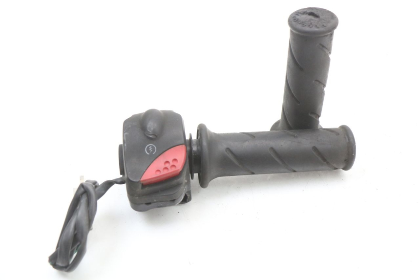 photo de COMMODO DROIT PEUGEOT LUDIX 50 (2008 - 2017) - Détail de la pièce