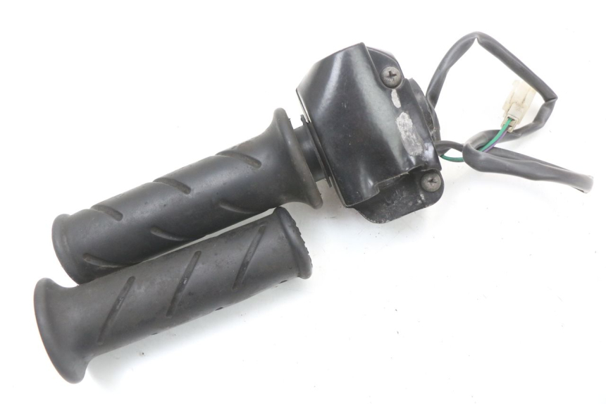 photo de COMMODO DROIT PEUGEOT LUDIX 50 (2008 - 2017) - Points de fixation