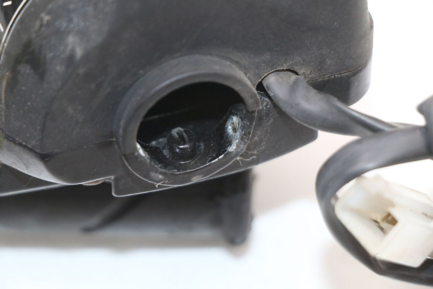 photo de COMMODO DROIT PEUGEOT LUDIX 50 (2008 - 2017) - État de surface