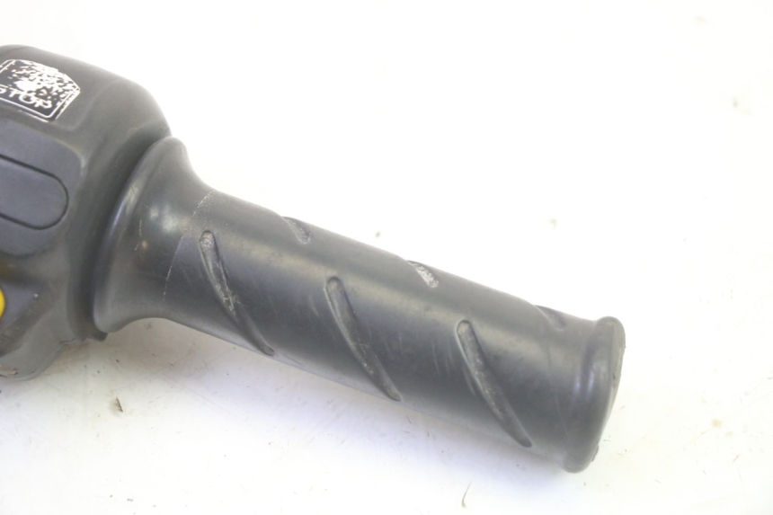 photo de COMMODO DROIT PEUGEOT LUDIX 50 (2008 - 2017) - Zoom état d’usage