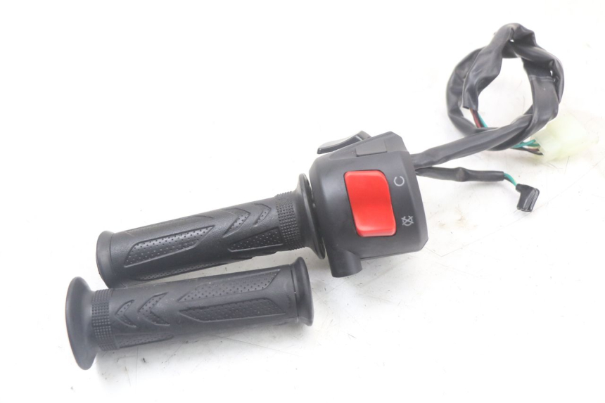 photo de COMMODO DROIT MASAI SCRAMBLER SPORT 125 (2021 - 2025) - Gros plan technique