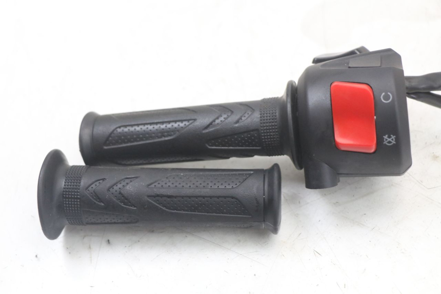 photo de COMMODO DROIT MASAI SCRAMBLER SPORT 125 (2021 - 2025) - Vue d’ensemble