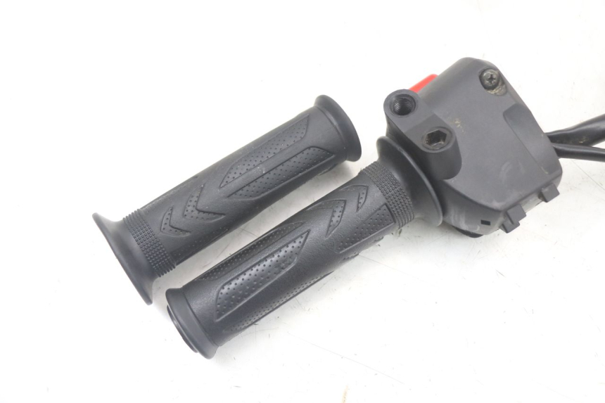 photo de COMMODO DROIT MASAI SCRAMBLER SPORT 125 (2021 - 2025) - Points de fixation