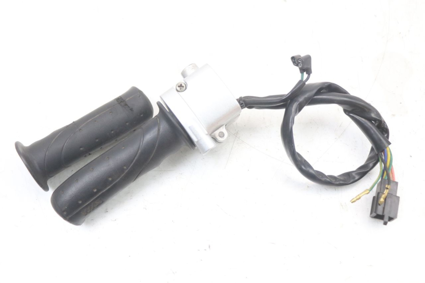 photo de COMMODO DROIT SYM MIO 50 (2011 - 2017) - Vue d’ensemble