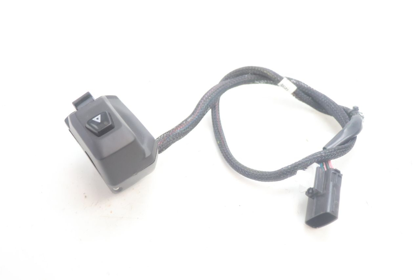 photo de COMMODO DROIT PIAGGIO MP3 HPE 530 (2022 - 2026) - Zoom état d’usage