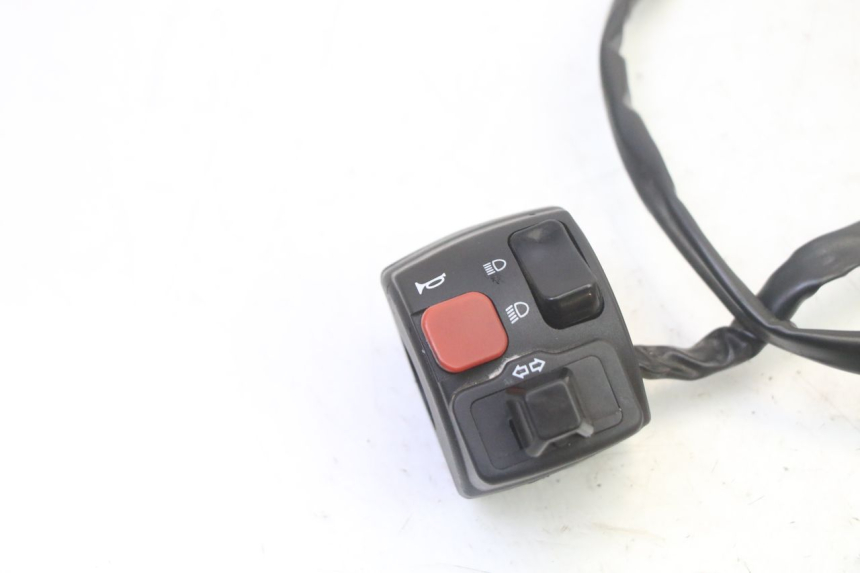 photo de COMMODO DROIT RIEJU MRT 50 (2018 - 2021) - Détail de la pièce