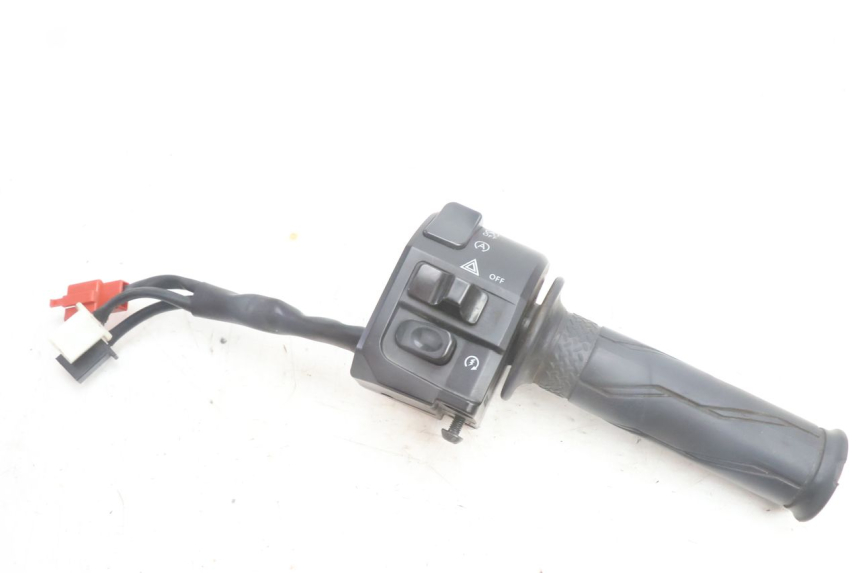 photo de COMMODO DROIT YAMAHA N-MAX NMAX 125 (2021 - 2024) - Vue principale