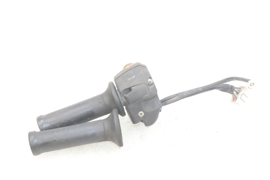 photo de COMMODO DROIT GILERA NEXUS 125 (2007 - 2009) - Gros plan technique