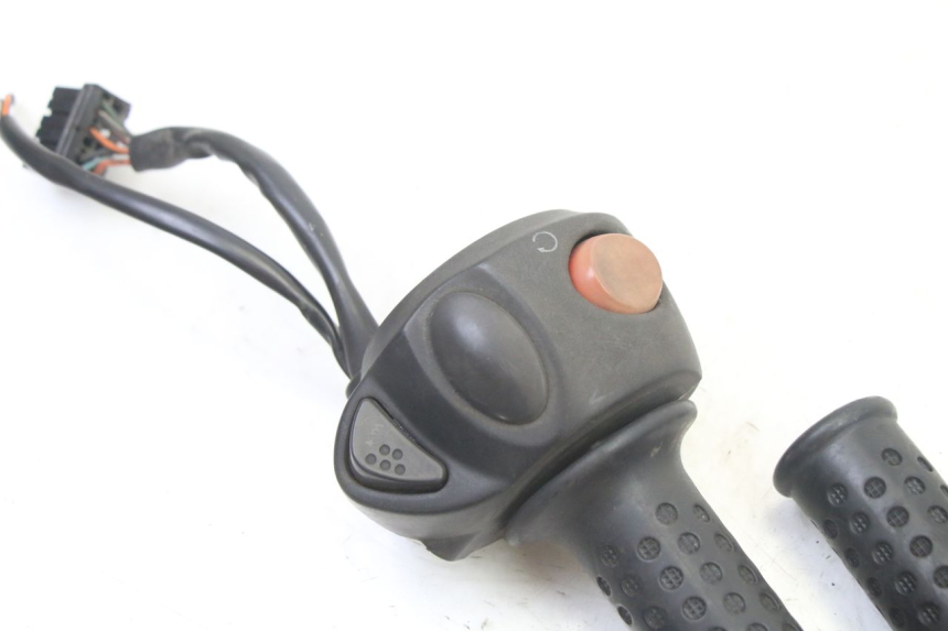 photo de COMMODO DROIT GILERA NEXUS 125 (2009 - 2013) - Détail de la pièce