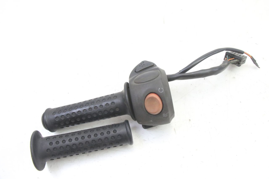 photo de COMMODO DROIT GILERA NEXUS 125 (2009 - 2013) - Autre angle de vue