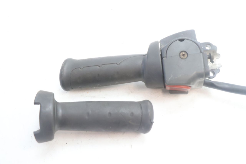 photo de COMMODO DROIT MBK NITRO 50 (2004 - 2008) - Points de fixation