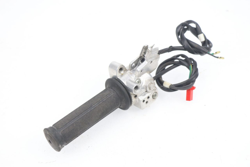 photo de COMMODO DROIT HONDA NPS ZOOMER 50 (2004 - 2013) - Gros plan technique