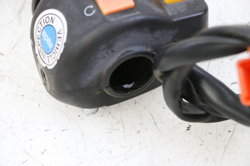 photo de COMMODO DROIT JM MOTORS OLDIES GT 4T 50 (2018 - 2025) - Détail de la pièce