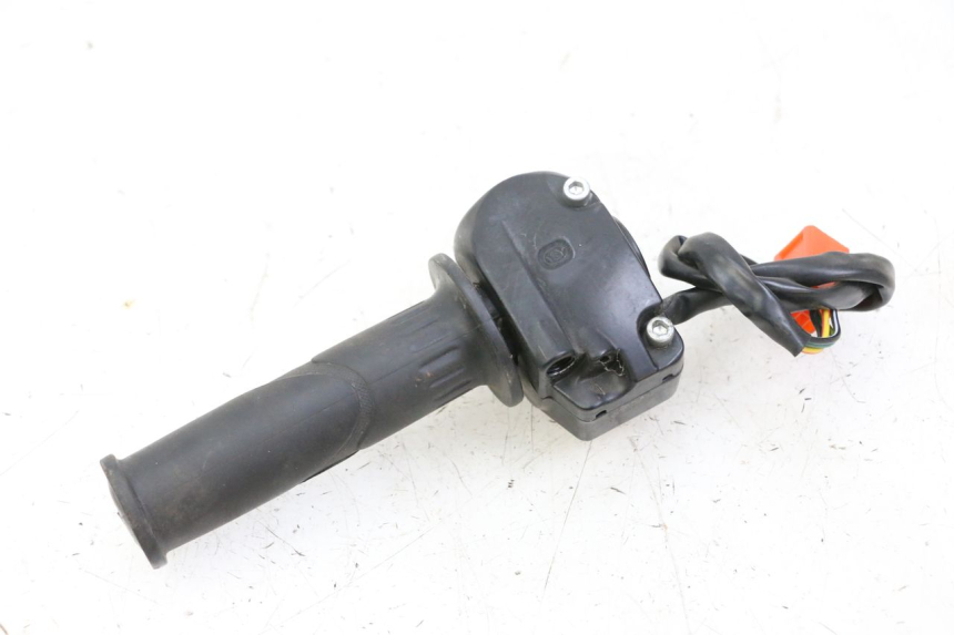 photo de COMMODO DROIT JM MOTORS OLDIES GT 4T 50 (2018 - 2025) - Gros plan technique