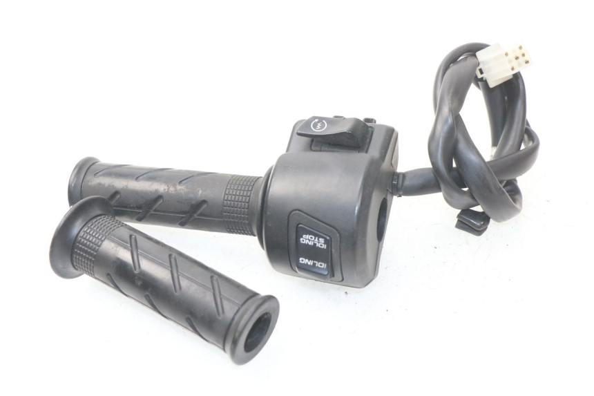 photo de COMMODO DROIT HONDA PCX (JF47) 125 (2012 - 2013) - Autre angle de vue