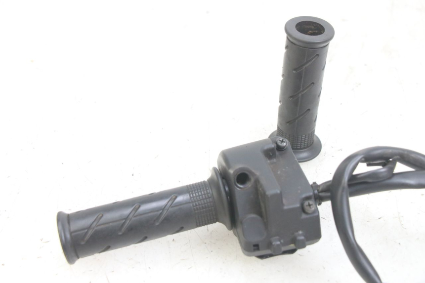 photo de COMMODO DROIT HONDA PCX (JF47) 125 (2012 - 2013) - Zoom état d’usage