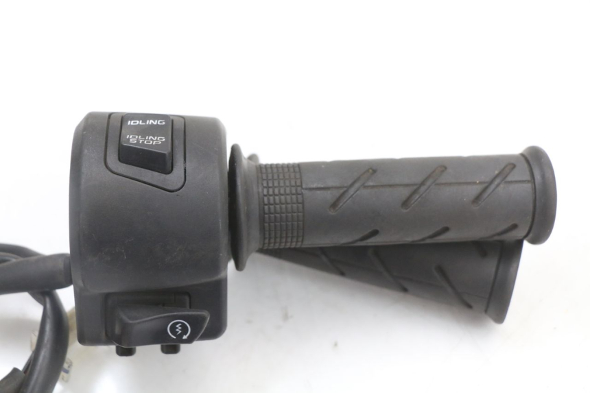 photo de COMMODO DROIT HONDA PCX (JF47) 125 (2012 - 2013) - Autre angle de vue