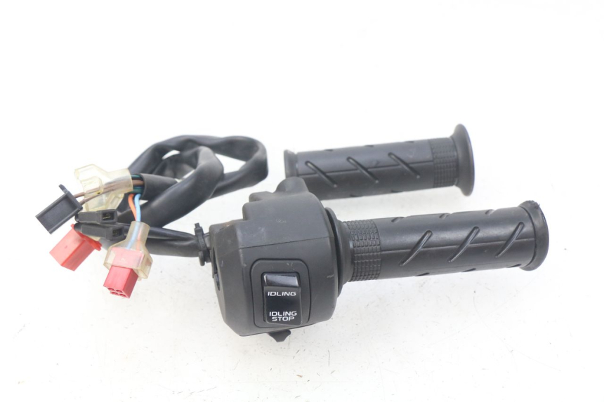 photo de COMMODO DROIT HONDA PCX (JF57/JF64) 125 (2014 - 2018) - Points de fixation