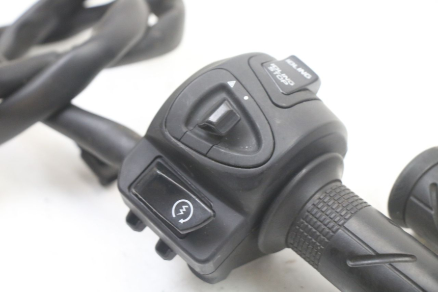 photo de COMMODO DROIT HONDA PCX (JF57/JF64) 125 (2014 - 2018) - Détail de la pièce