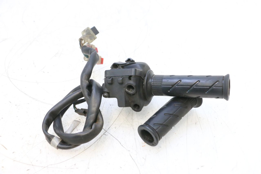 photo de COMMODO DROIT HONDA PCX (JF57/JF64) 125 (2014 - 2018) - Vue d’ensemble