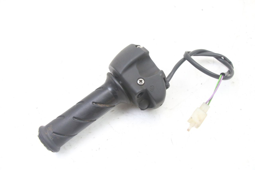 photo de COMMODO DROIT PEUGEOT CITYSTAR 2T 50 (2018 - 2021) - Autre angle de vue